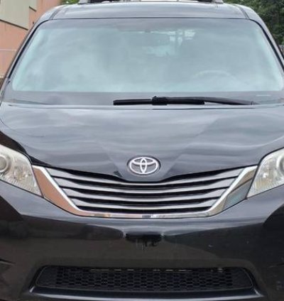 2012 Toyota Sienna 5dr 7-Pass Van V6 XLE FWD