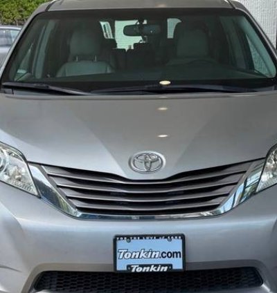2015 Toyota Sienna XLE 8-Passenger FWD
