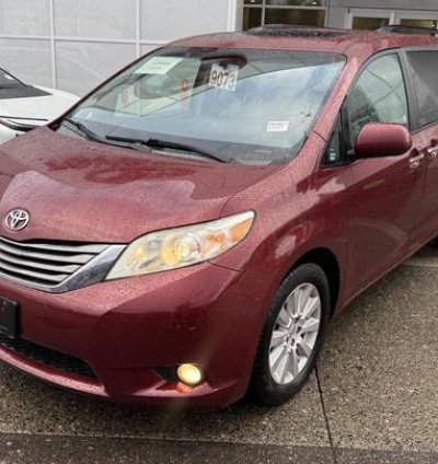 2015 Toyota Sienna XLE 7-Passenger AWD