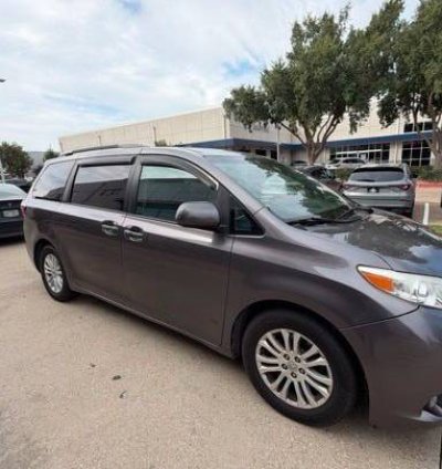 2016 Toyota Sienna XLE 8-Passenger FWD